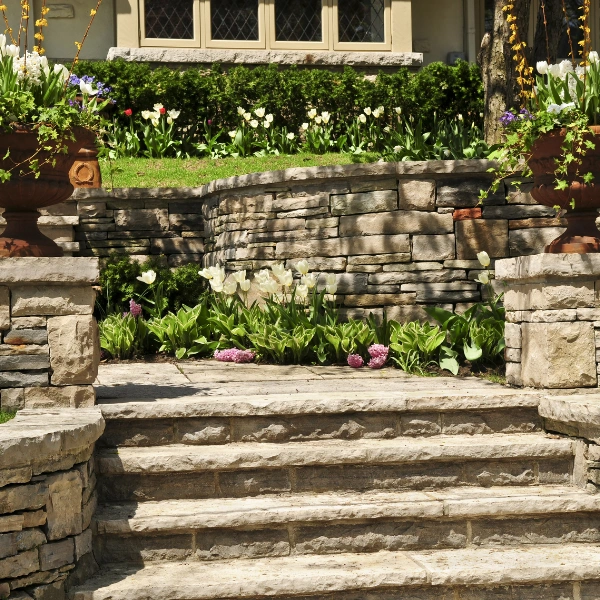 The 5 best retaining wall services in Bottrop – securing sloping properties with stable structures